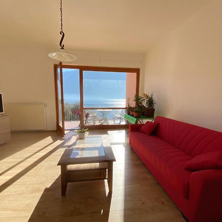 Big Apartment With Lake View And Two Bedrooms Sala Comacina Exterior photo