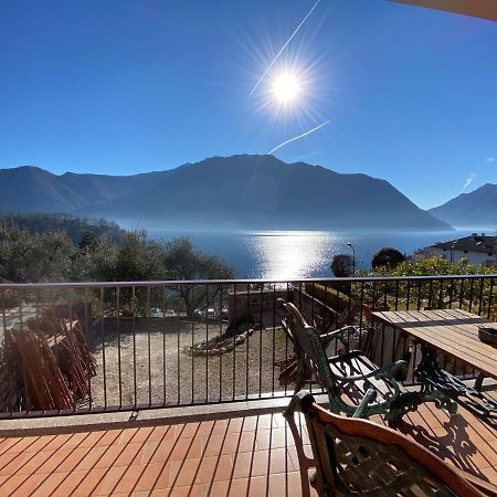 Big Apartment With Lake View And Two Bedrooms Sala Comacina Exterior photo