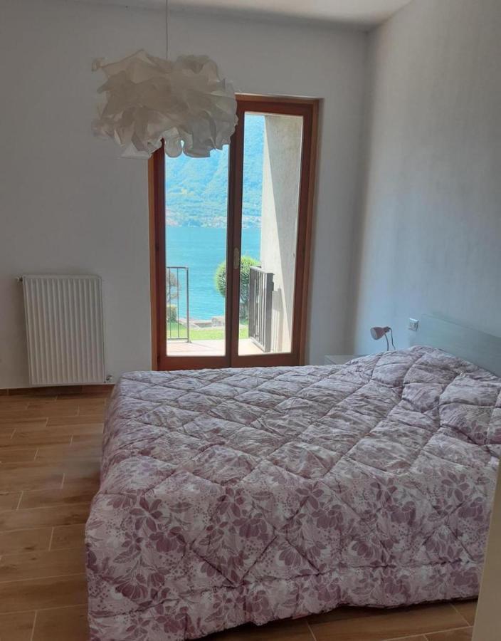 Big Apartment With Lake View And Two Bedrooms Sala Comacina Exterior photo