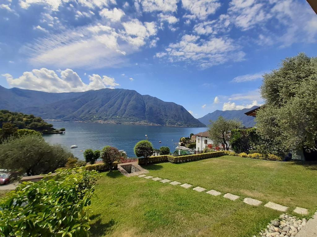 Big Apartment With Lake View And Two Bedrooms Sala Comacina Exterior photo