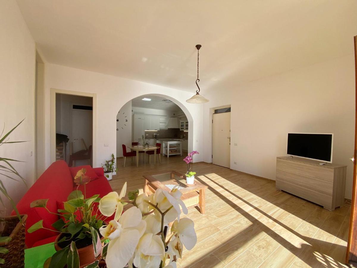Big Apartment With Lake View And Two Bedrooms Sala Comacina Exterior photo