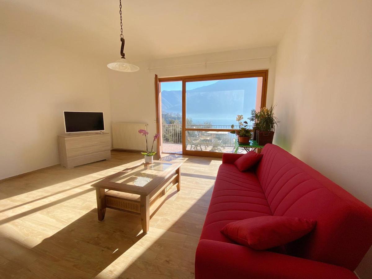 Big Apartment With Lake View And Two Bedrooms Sala Comacina Exterior photo