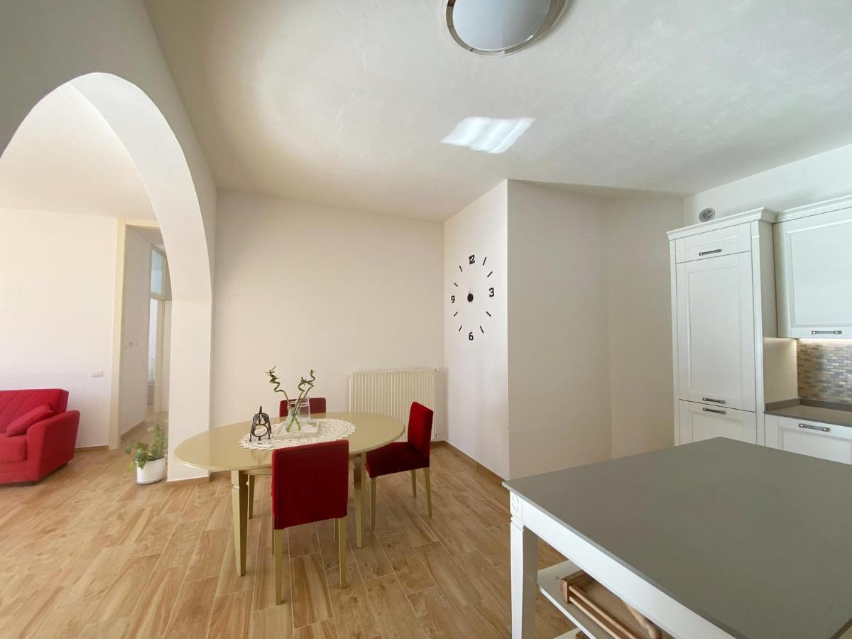 Big Apartment With Lake View And Two Bedrooms Sala Comacina Exterior photo